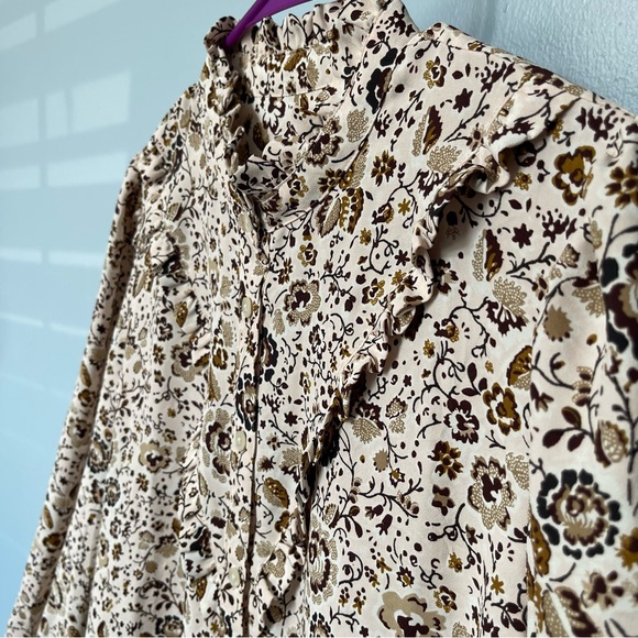 Ann Taylor. Women’s silk like floral blouse - Picture 4 of 9